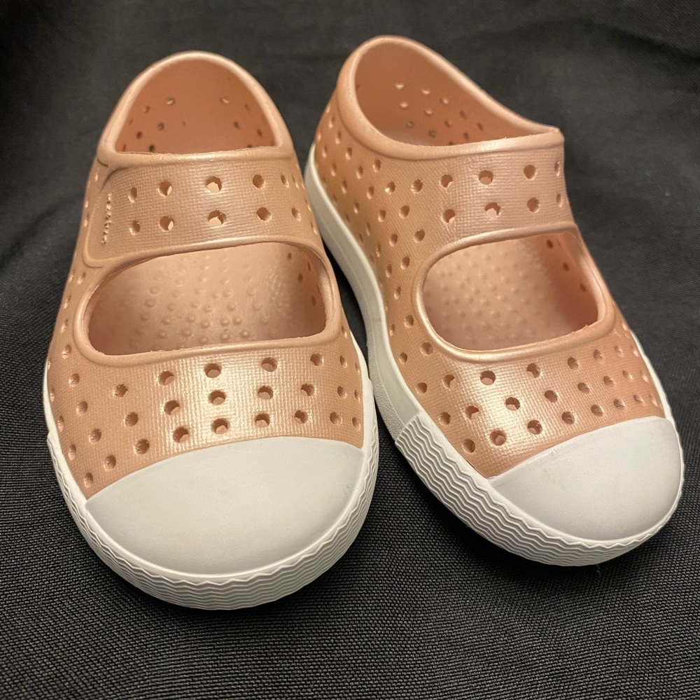 Native-Girls Pink Shoes, Size: C5